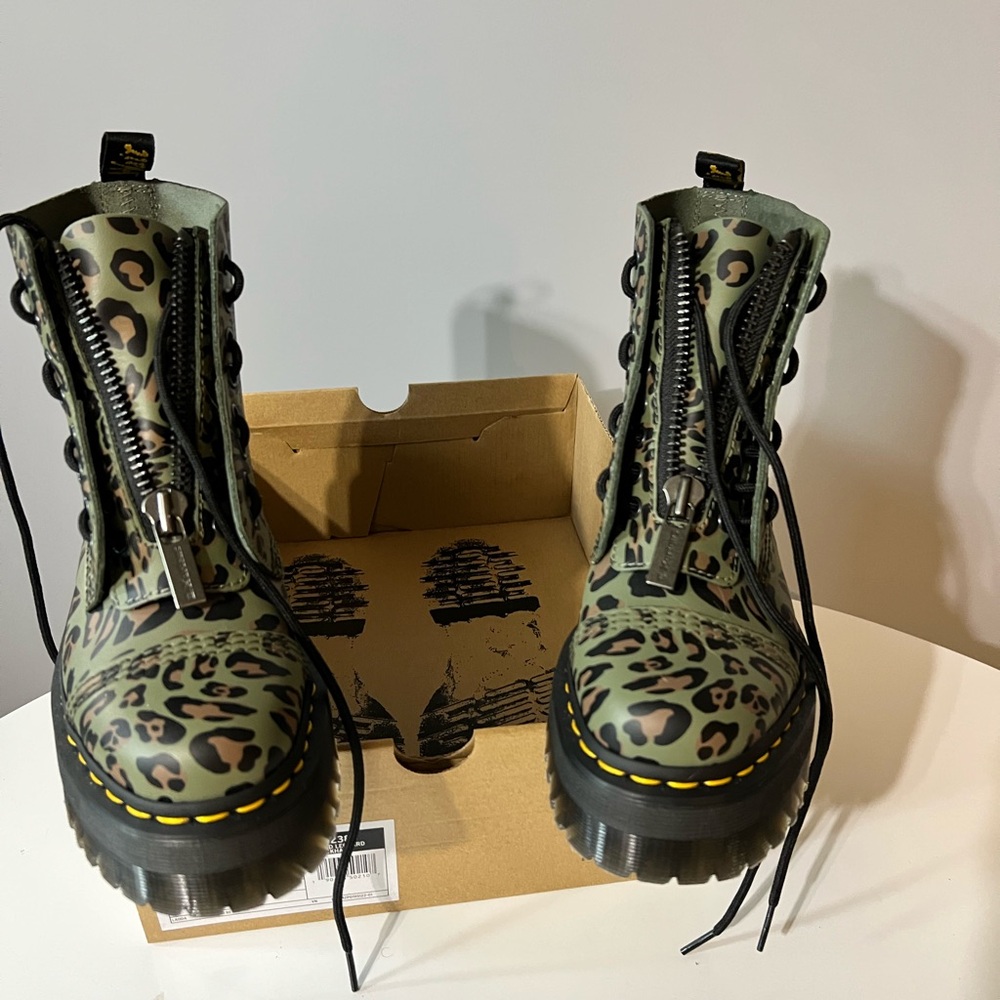 Dr. Martens Women’s Sinclair Distorted Leopard Print Platform Boots Khaki Green